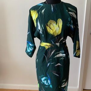 Mid sleeve pencil dress